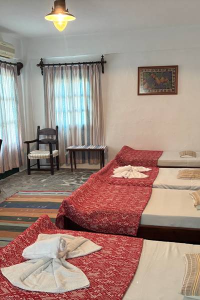 QUADRUBLE (4 ADULTS)